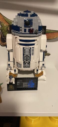 LEGO Star Wars R2-D2 75308 Droid Building Set for Adults, Collectible 3D Display Model with Info Plaque and Hidden Lightsaber, 2314 Pieces photo review