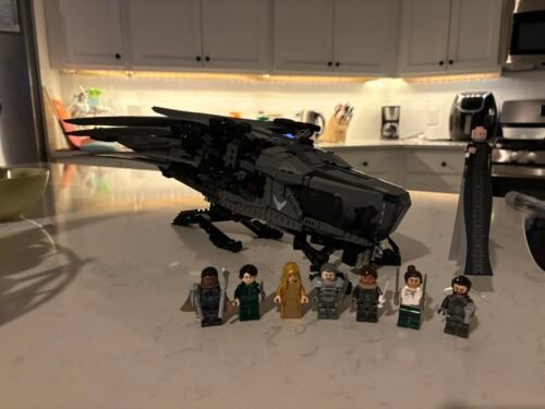 LEGO Icons Dune Atreides Royal Ornithopter 10327 Building Set for Adults, Collectible Sci-Fi Display Model with 8 Minifigures, Gift Idea for Dune Movie Fans photo review