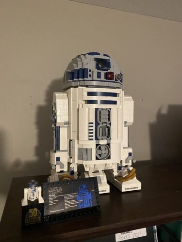 LEGO Star Wars R2-D2 75308 Droid Building Set for Adults, Collectible 3D Display Model with Info Plaque and Hidden Lightsaber, 2314 Pieces photo review