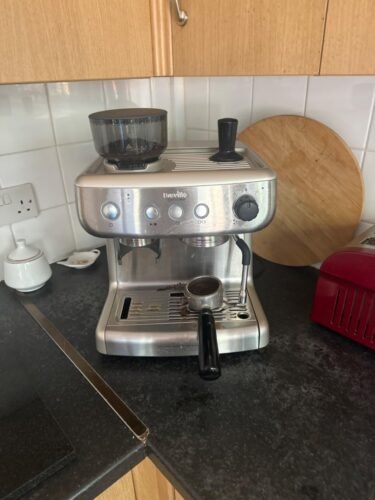 Breville Barista Max Espresso Machine – Integrated Bean Grinder, Milk Frother, 15 Bar Pump, 2.8L Tank, Stainless Steel Espresso, Latte & Cappuccino Maker photo review