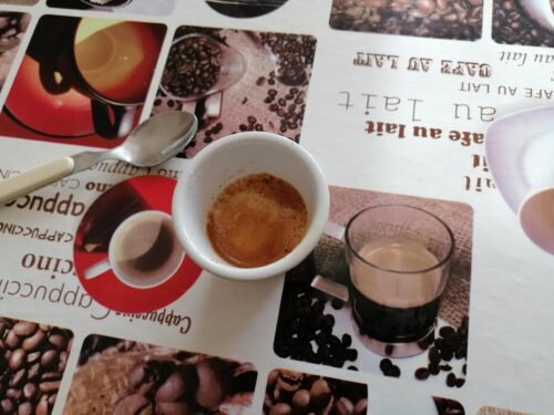 De'Longhi Dedica Style EC685.M Espresso Machine – Slim 15 cm Design, Milk Frother, 15-Bar Pressure, 1L Water Tank, Compatible with Ground Coffee & ESE Pods, Stainless Steel photo review