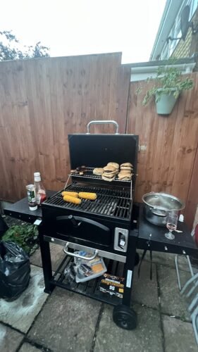 VonHaus XL Charcoal BBQ Grill & Smoker – Portable Barbecue with Warming Rack, Side Shelves, Wheels, Temperature Gauge – Outdoor Cooking for Meat, Fish & Veg photo review