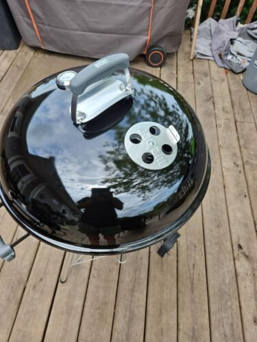 Weber Original Kettle Premium Charcoal Grill – 22-Inch Black BBQ with Hinged Cooking Grate, One-Touch Cleaning System, Heat Retention Lid, and Built-In Thermometer photo review