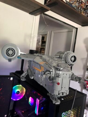 LEGO Star Wars UCS Razor Crest 75331 Ultimate Collectors Series Starship Model, Large Mandalorian Display Set for Adults, Includes Minifigures and Grogu photo review