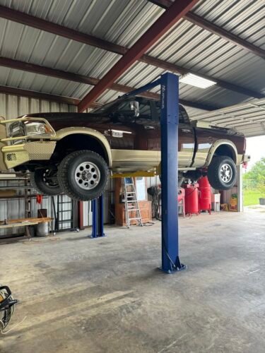 APlusLift HW-10KOH-A 10,000 lb (4,536 kg) 2-Post Overhead Car Lift – CE Certified, Truck Adapters, 3-Year Warranty photo review