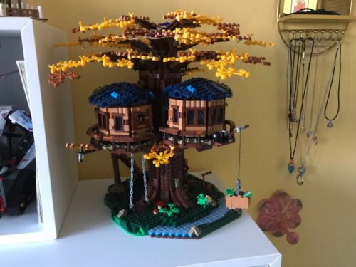 LEGO Ideas Tree House 21318 – Collectible Model Building Set for Adults & Teens, 3 Cabins with Interchangeable Leaves, Includes Minifigures, Nature Accessories & Bird Figure, 3036 Pieces photo review