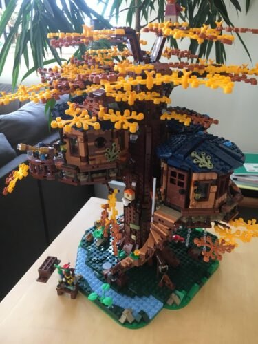 LEGO Ideas Tree House 21318 – Collectible Model Building Set for Adults & Teens, 3 Cabins with Interchangeable Leaves, Includes Minifigures, Nature Accessories & Bird Figure, 3036 Pieces photo review