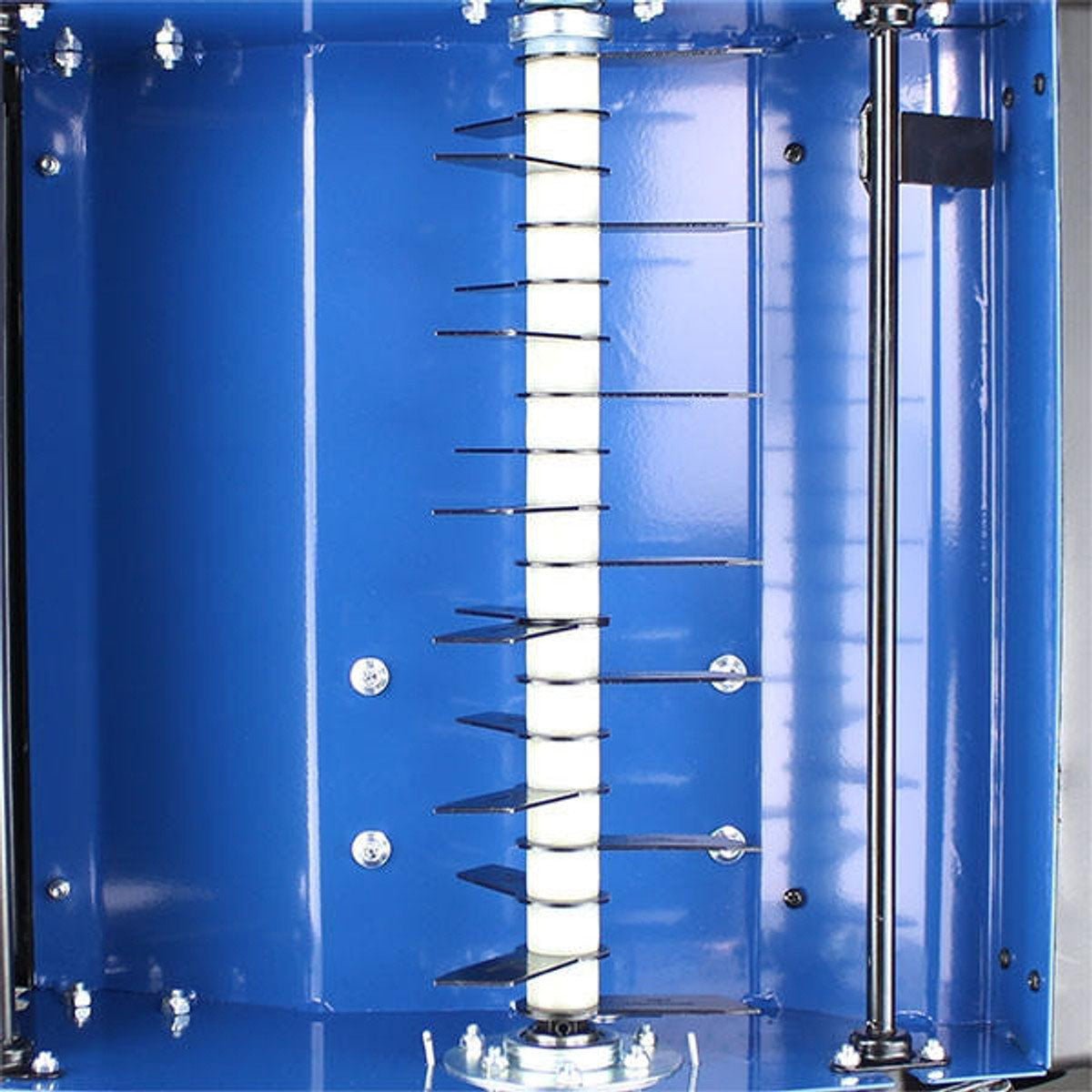 Hyundai HYSC210 40cm Petrol Lawn Scarifier & Aerator 212cc Engine, 4-Stroke Engine for Lawn Care & Maintenance