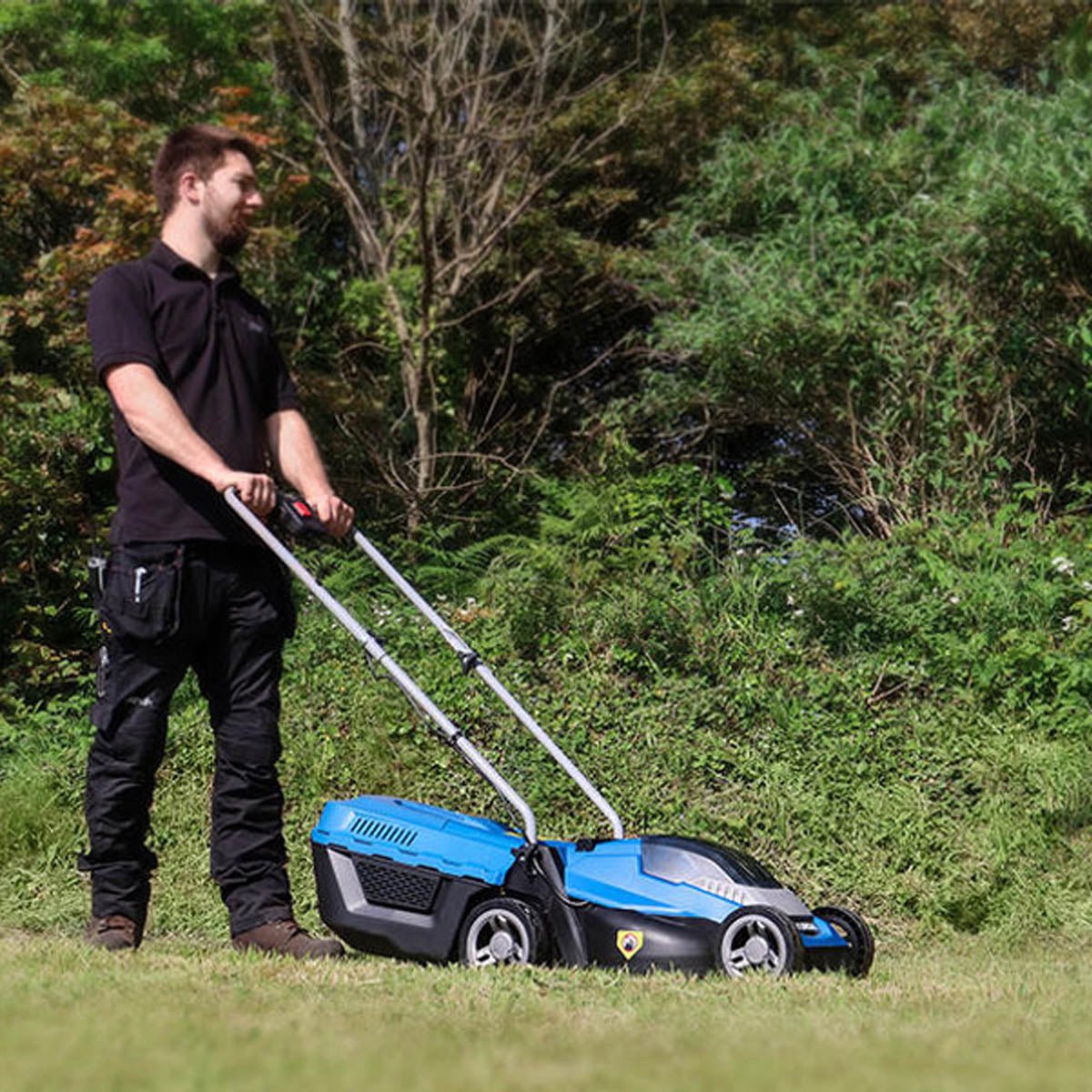 Hyundai HYM40LI330P 40V Cordless Lawnmower Rear Roller 32cm With 1 x 2.5Ah Battery Powered & Charger